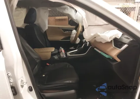 2020 Toyota Rav4 Xle z USA, uszkodzony, nr VIN 2T3P1RFV9LW125498